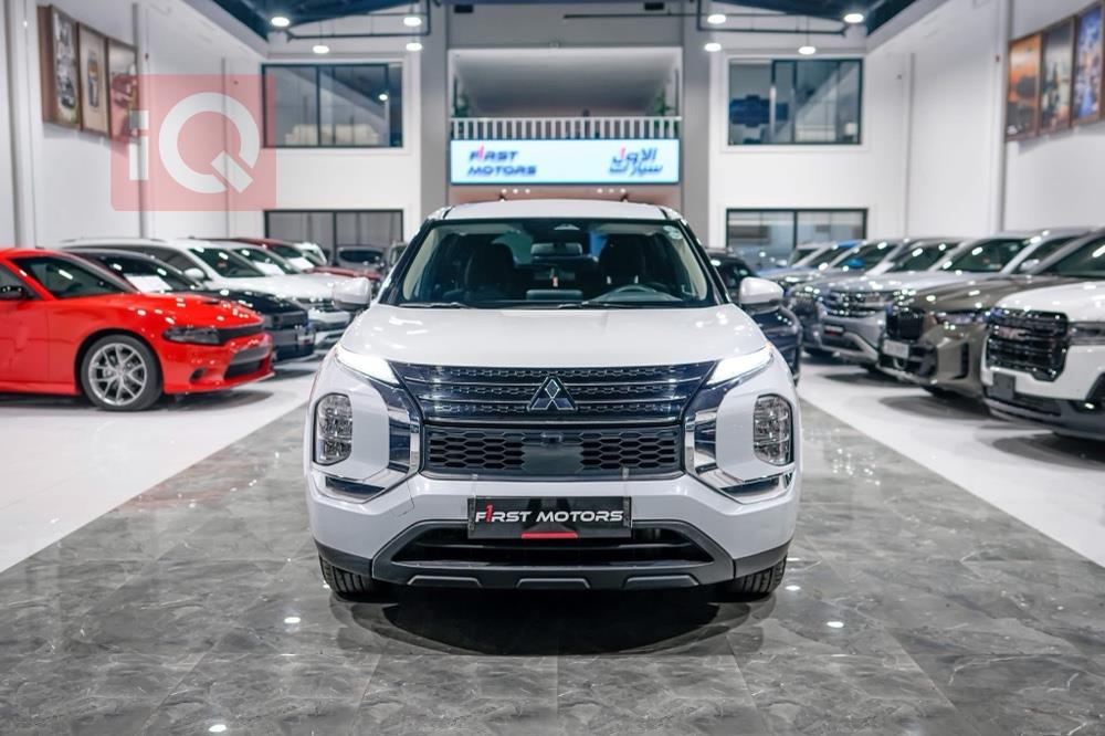 ميتسوبيشي اوتلاندر